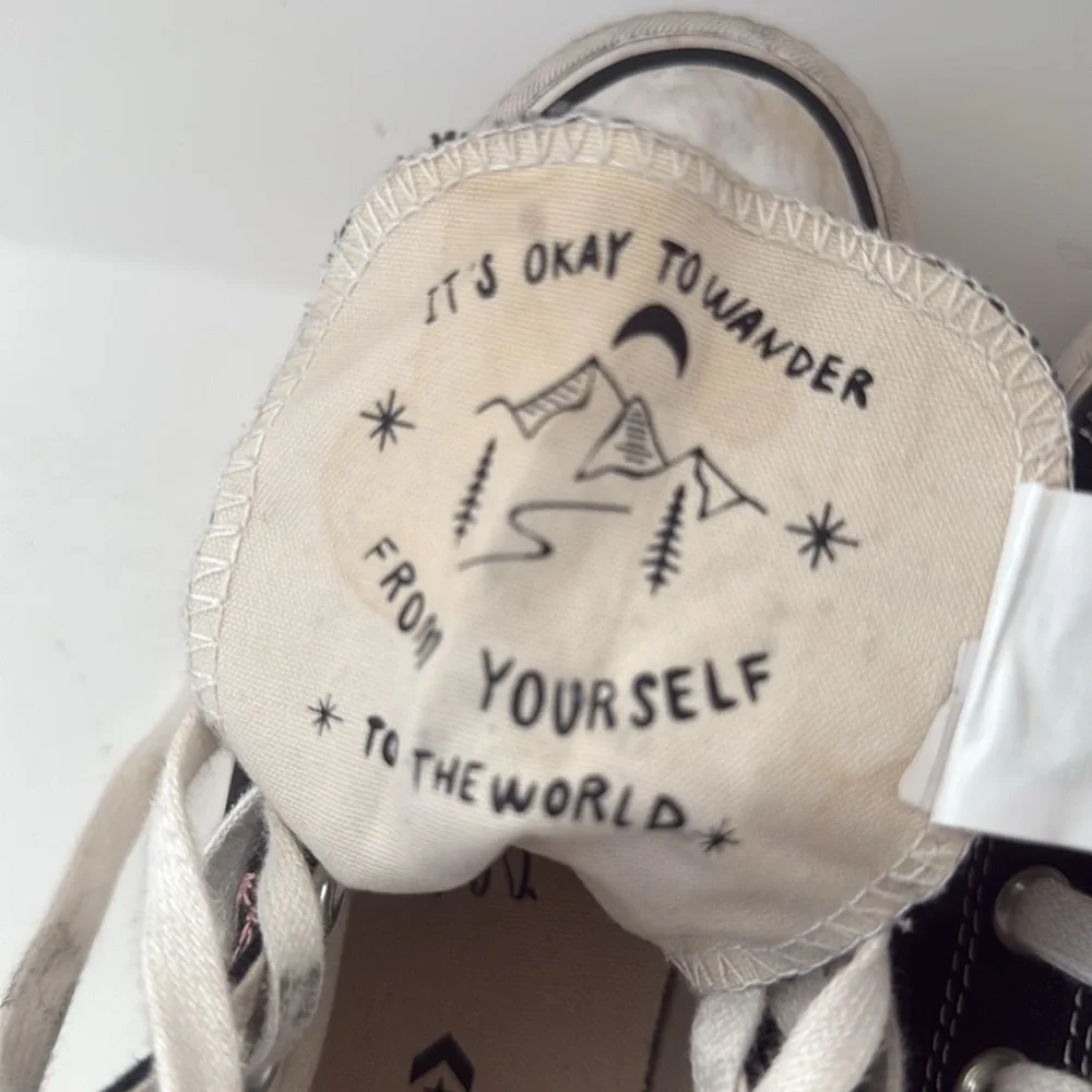 Women's Converse CTAS 'It's Okay To Wander' size 37.5 US7